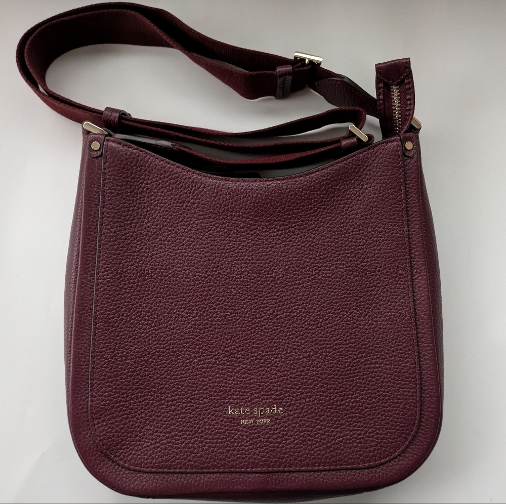 Kate Spade Roulette Medium Messenger in Grenache
